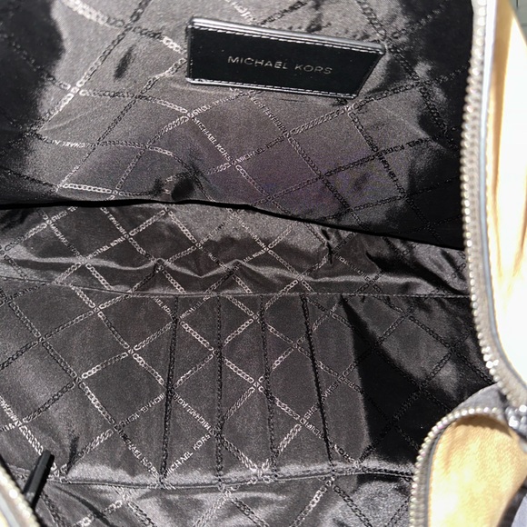 ✨Flash Sale


NWT Micheal Kors Nubuck Leather Messenger - Picture 2 of 4